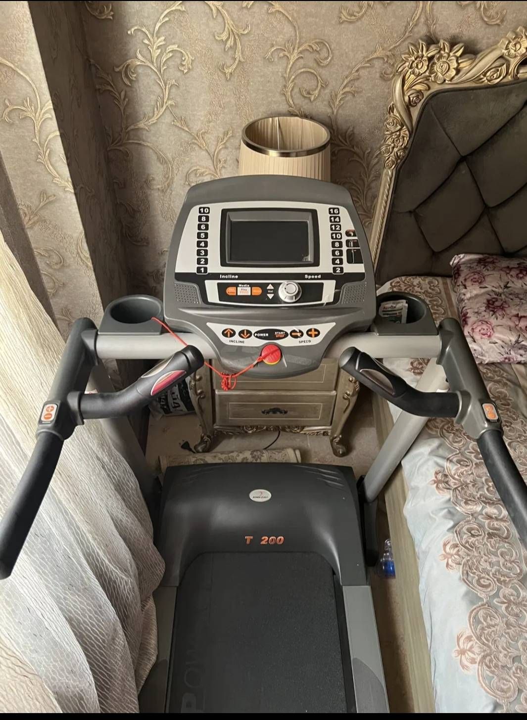 تردمیل پاورفرست  مدل تی ۱۲۰۰ دست دو خیلی تمیز